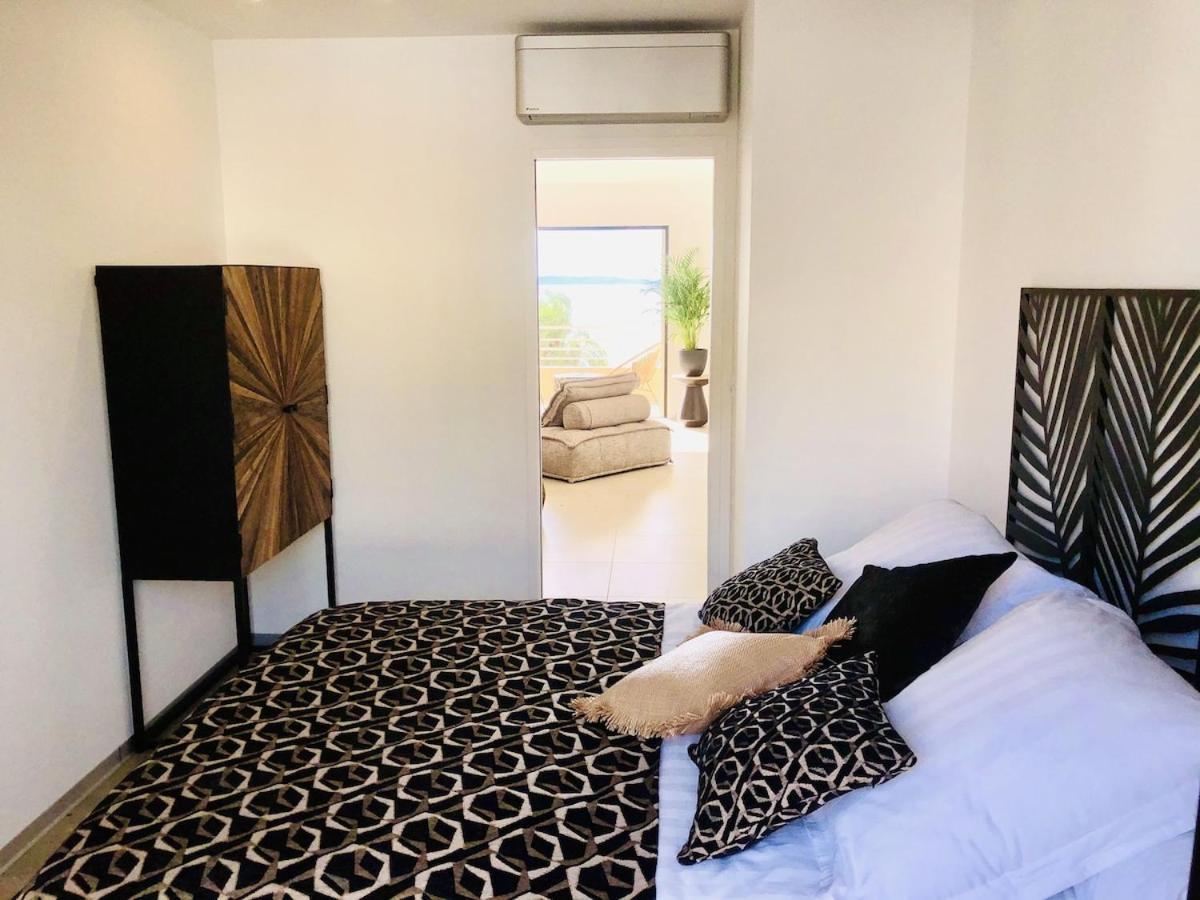 Appartement T3 Lumineux Traversant Totalement Neuf En Face De La Plage Front De Mer Vue Sur Les Iles Vue Mer Panoramique Assuree Residence De La Plage Centre Ville Du Lavandou 3Eme Etage Avec Ascenseur Appartement T3 Le Lavandou Dış mekan fotoğraf