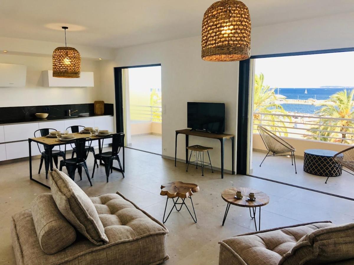 Appartement T3 Lumineux Traversant Totalement Neuf En Face De La Plage Front De Mer Vue Sur Les Iles Vue Mer Panoramique Assuree Residence De La Plage Centre Ville Du Lavandou 3Eme Etage Avec Ascenseur Appartement T3 Le Lavandou Dış mekan fotoğraf