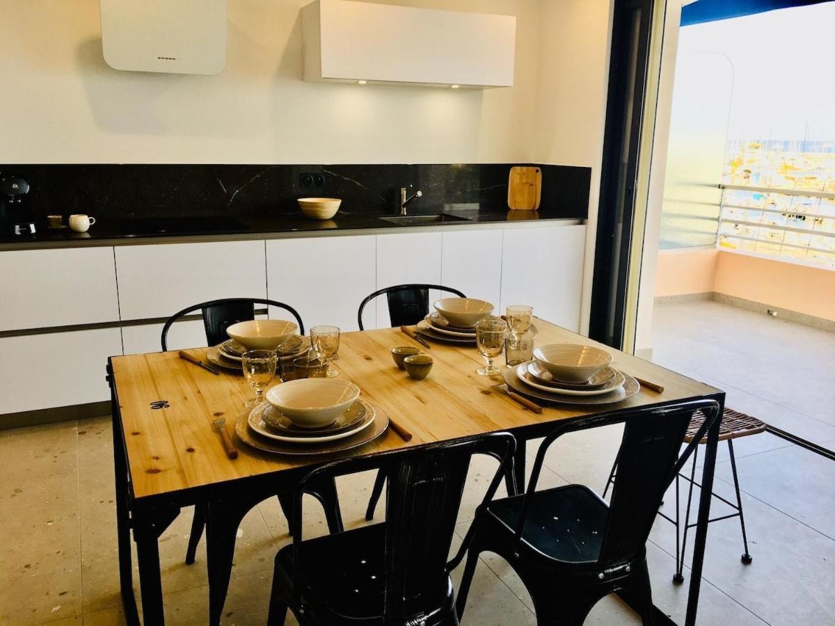 Appartement T3 Lumineux Traversant Totalement Neuf En Face De La Plage Front De Mer Vue Sur Les Iles Vue Mer Panoramique Assuree Residence De La Plage Centre Ville Du Lavandou 3Eme Etage Avec Ascenseur Appartement T3 Le Lavandou Dış mekan fotoğraf