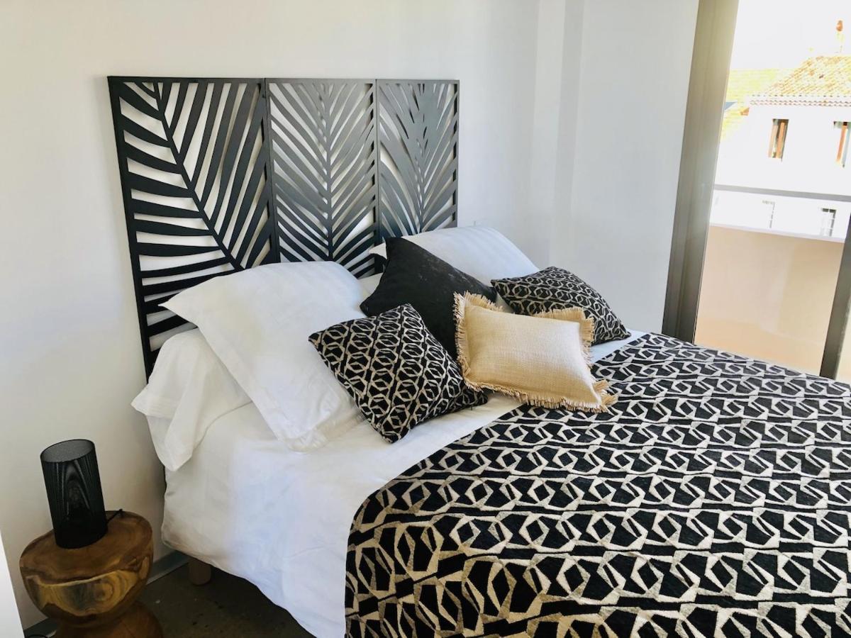Appartement T3 Lumineux Traversant Totalement Neuf En Face De La Plage Front De Mer Vue Sur Les Iles Vue Mer Panoramique Assuree Residence De La Plage Centre Ville Du Lavandou 3Eme Etage Avec Ascenseur Appartement T3 Le Lavandou Dış mekan fotoğraf
