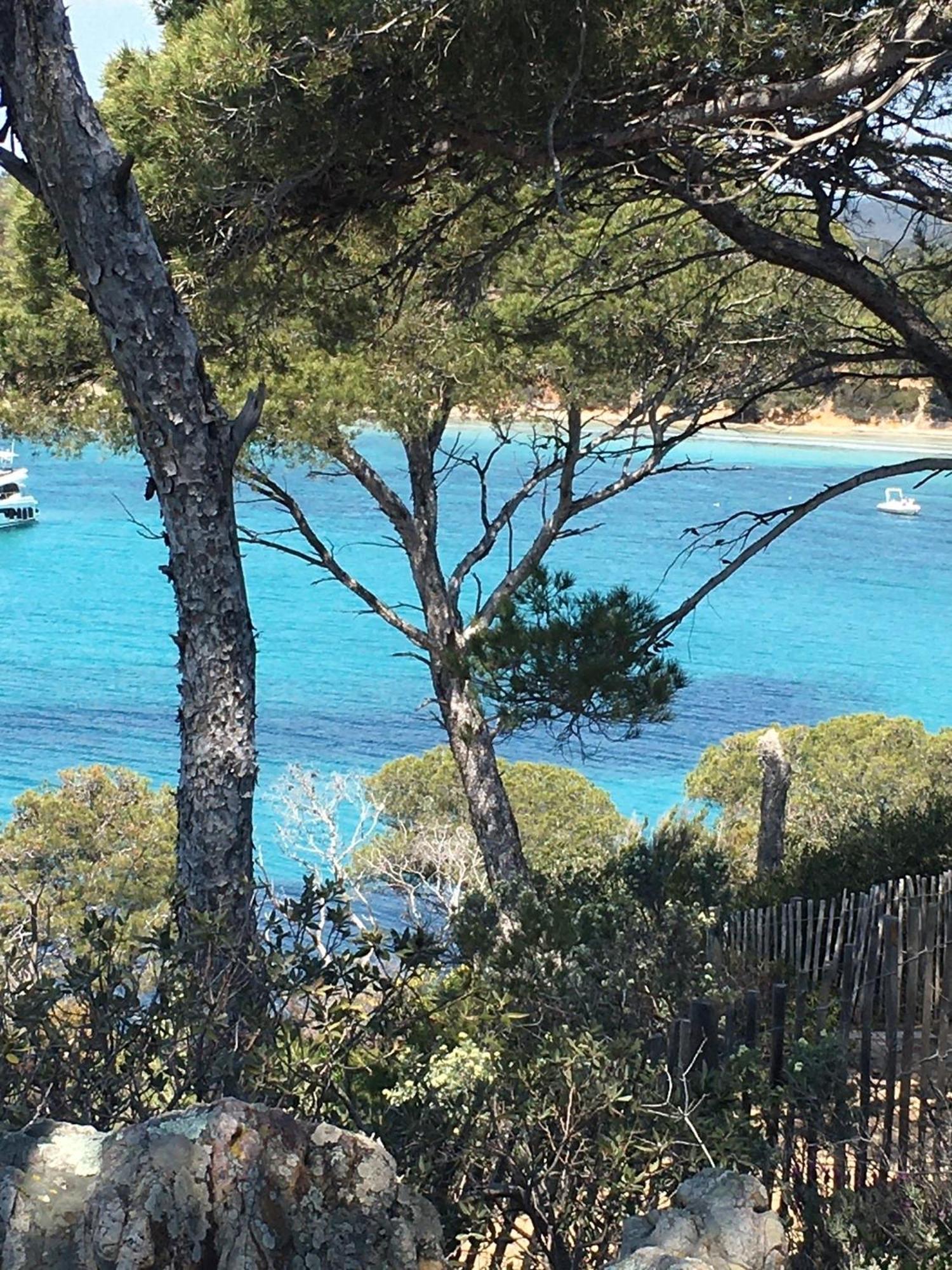 Appartement T3 Lumineux Traversant Totalement Neuf En Face De La Plage Front De Mer Vue Sur Les Iles Vue Mer Panoramique Assuree Residence De La Plage Centre Ville Du Lavandou 3Eme Etage Avec Ascenseur Appartement T3 Le Lavandou Dış mekan fotoğraf